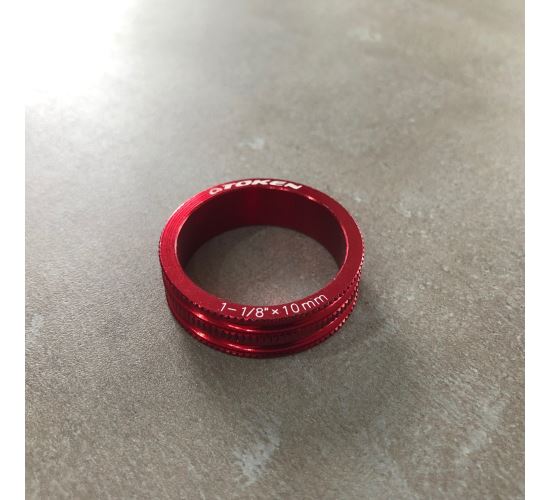 Distanční podložka SPCAL 28,8x35x10 mm červená