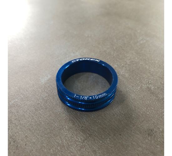 Distanční podložka SPCAL 28,8x35x10 mm modrá